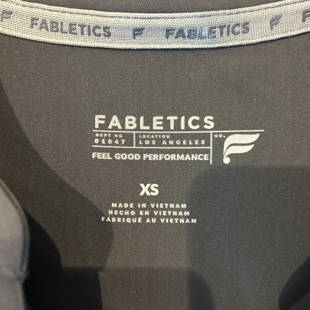 Fabletics Scrubs Set - Picture 2 of 4